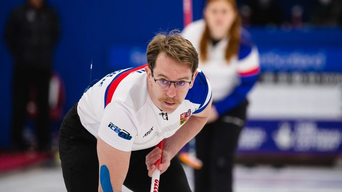 Český pár pro curling na ZOH 2022 v Pekingu, manželé Zuzana a Tomáš Paulovi.