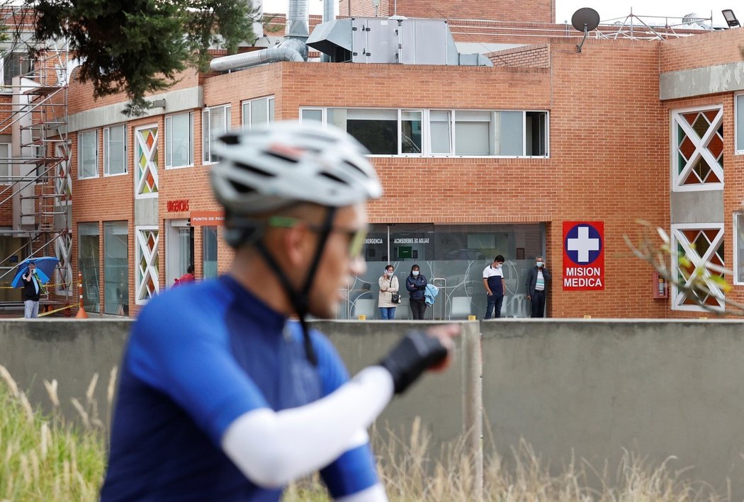Nemocnice, kam byl po těžké havárii převezený zraněný kolumbijský cyklista Egan Bernal