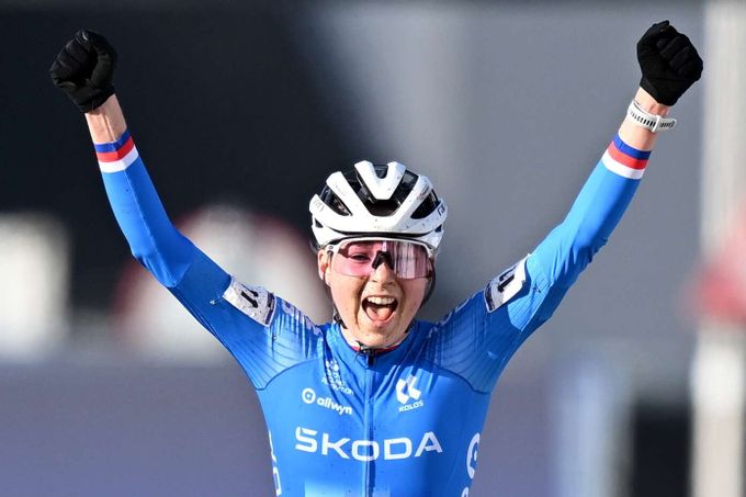 Senzace českých juniorek! Bukovská je mistryní světa v cyklokrosu, Grohová má bronz Senzace českých juniorek! Bukovská je mistryní světa v cyklokrosu, Grohová má bronz