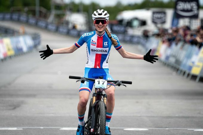 Bukovská (17) jede o světový titul. A co plánuje dál? Zahraniční týmy už píšou Bukovská (17) jede o světový titul. A co plánuje dál? Zahraniční týmy už píšou