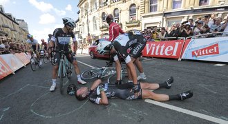 Ztráta pro Tour! Cavendish po pádu v sobotní etapě odstoupil