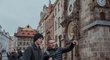 René Andrle ukazuje Chrisi Froomeovi krásy Prahy