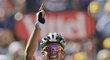 V Alpách kraloval Contador a jde do vedení