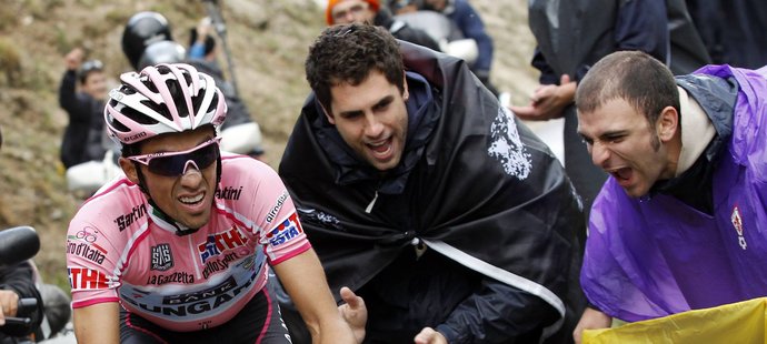 Alberto Contador vyhrál úterní etapu Giro d´Italia a potvrdil pozici lídra závodu