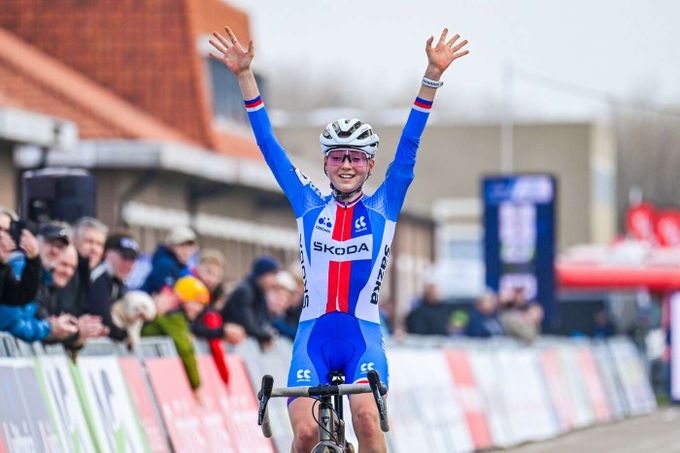 Cyklisté mají novou královnu. Bukovská (17) ovládla anketu i jako ženský talent roku Cyklisté mají novou královnu. Bukovská (17) ovládla anketu i jako ženský talent roku