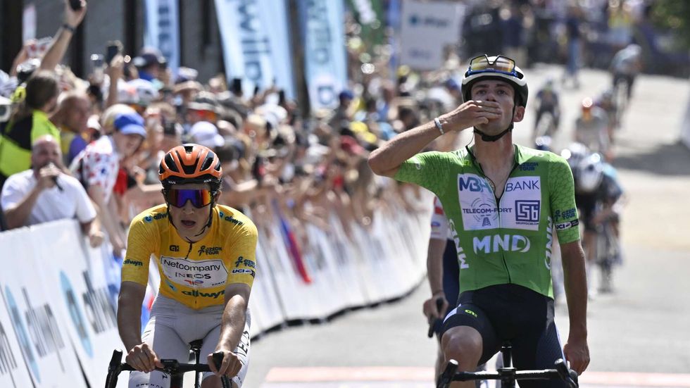 Alessandro Fancellu (vpravo) ovládl poslední etapu Czech Tour