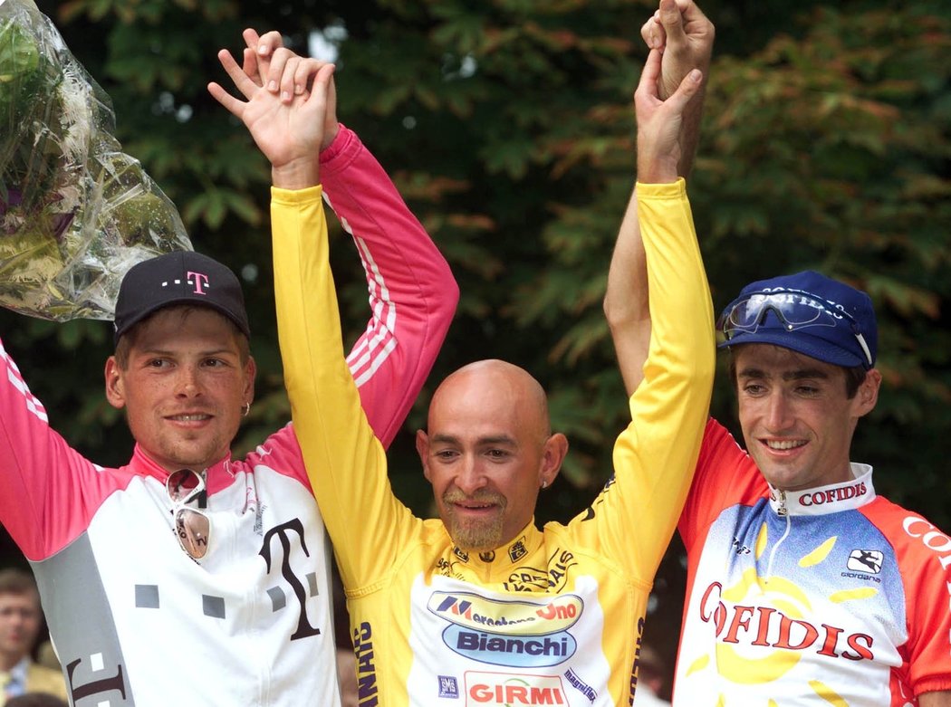 Cyklistika dostala další ránu, z dopingu při Tour de France 1998 byli usvědčeni Ullrich i Pantani. Mezi odhalenými hříšníky jsou i Zabel či Jalabert