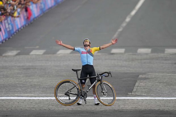 Remco Evenepoel získal dvě olympijská zlata Remco Evenepoel získal dvě olympijská zlata