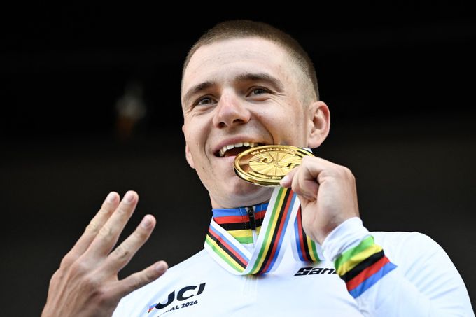 Král časovky Evenepoel, MS ovládl počtvrté v řadě. Vacek mezi poraženými Král časovky Evenepoel, MS ovládl počtvrté v řadě. Vacek mezi poraženými