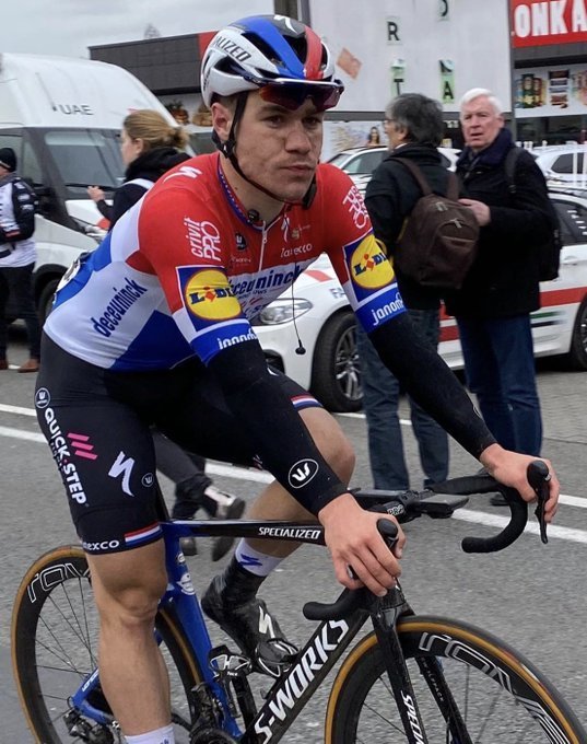 Mladý cyklista Fabio Jakobsen je v péči lékařů
