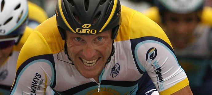 Lance Armstrong během týmové časovky.