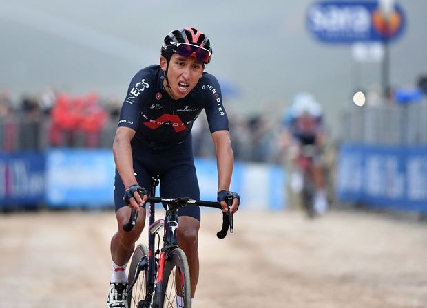 Egan Bernal se na Giru dostal do průběžného vedení Egan Bernal se na Giru dostal do průběžného vedení