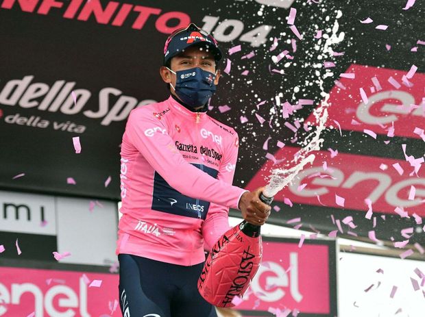 Egan Bernal z týmu Ineos si upevnil na Giru vedení Egan Bernal z týmu Ineos si upevnil na Giru vedení