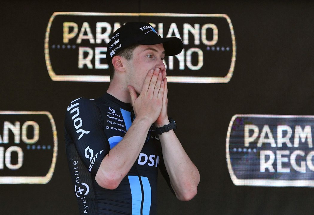 Alberto Dainese se raduje z triumfu v 11. etapě Gira
