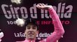 Bruno Armirail se raduje ze zisku růžového dresu na Giru