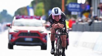 Giro: Evenepoel vyhrál i druhou časovku. O 9 setin. Vrací se do růžové