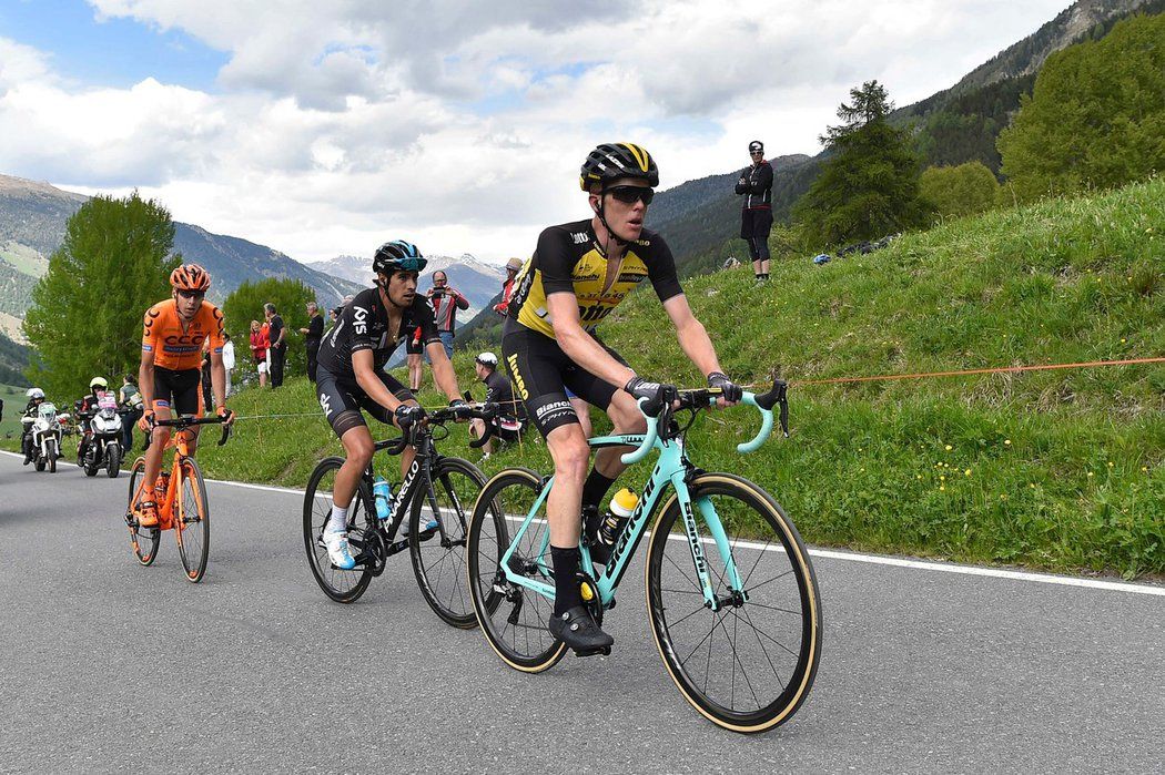 Zprava Steven Kruijswijk, Mikel Landa a český nováček Jan Hirt v úniku v královské etapě 100. Gira d&#39;Italia