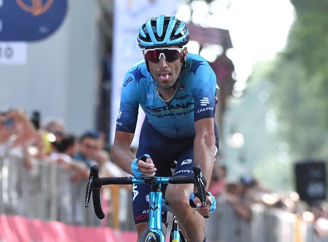 Vincenzo Nibali dojel ve 14. etapě Gira na čtvrtém místě