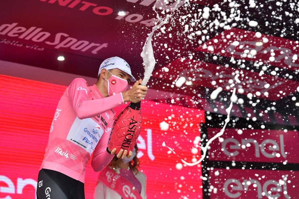 Attila Valter udržel růžový dres i po 8. etapě Gira
