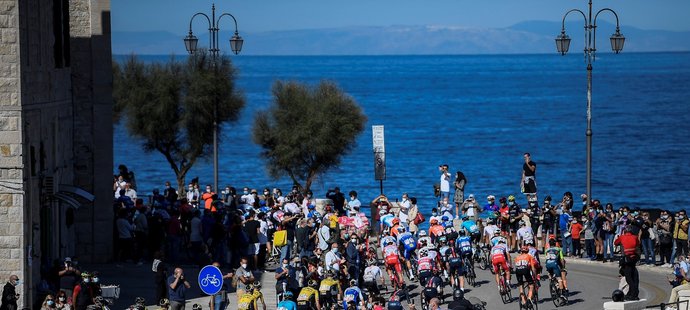 Osmá etapa letošního Gira zavedla cyklisty až k pobřeží Jaderského moře