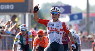 Ewan má druhý triumf na Giru. Ovládl poslední etapu před Alpami