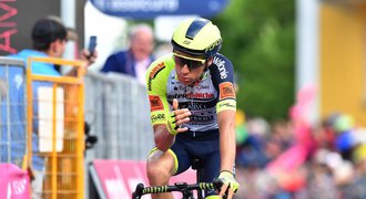 Giro: 18. etapu rozhodl únik. Hirt se posunul, musel stahovat díru