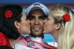 Dvojnásobný polibek pro Alberta Contadora!