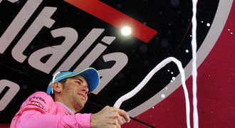 Nibali ovládl horskou časovku a vede Giro už o čtyři minuty