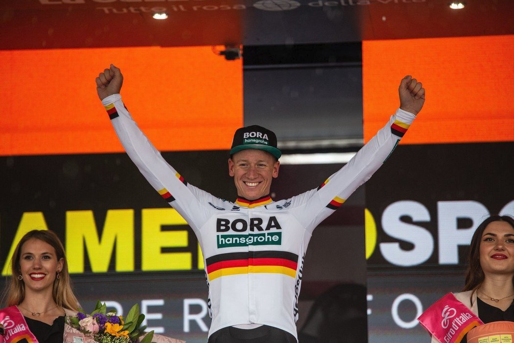 Německý cyklista Pascal Ackermann po vítězství v 5. etapě na Giru