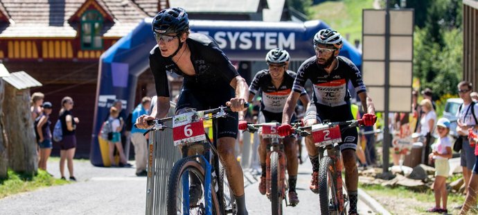 Matěj Průdek (Multicraft MTB Team) si v sedmém ročníku Author Bike Čeladná poradil i s přesilou italských bikerů.