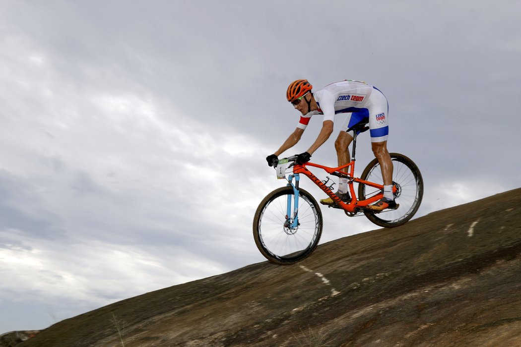 Jaroslav Kulhavý na trati olympijského závodu na horských kolech