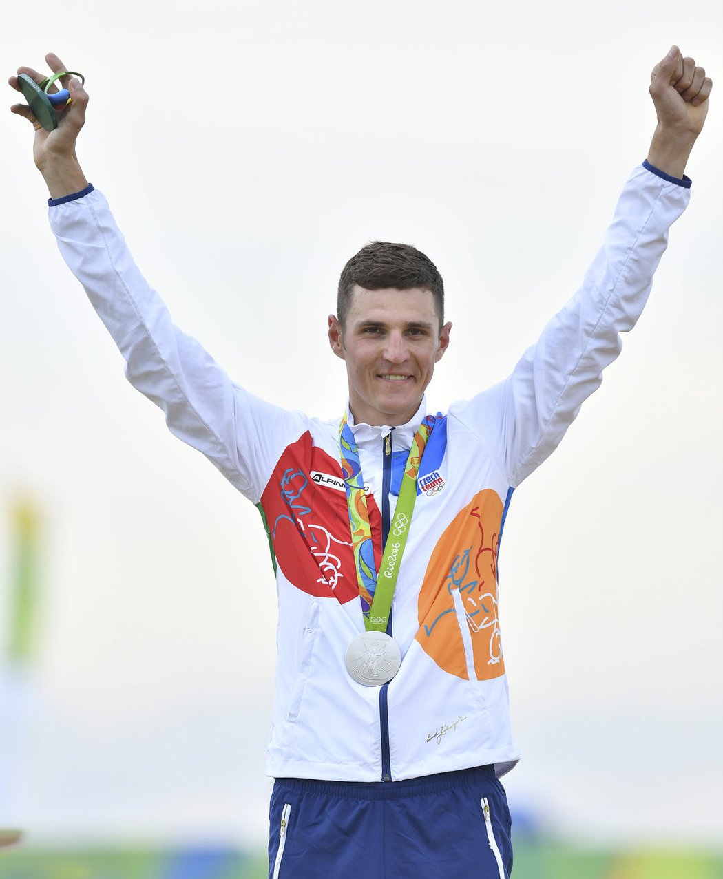 Jaroslav Kulhavý se raduje ze své stříbrné medaile na olympiádě v Riu