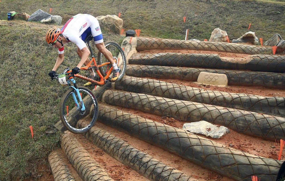 Jaroslav Kulhavý na trati olympijského závodu horských kol