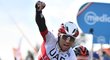 Ital Diego Ulissi oslavuje vítězství na 13. etapě Giro d´Italia