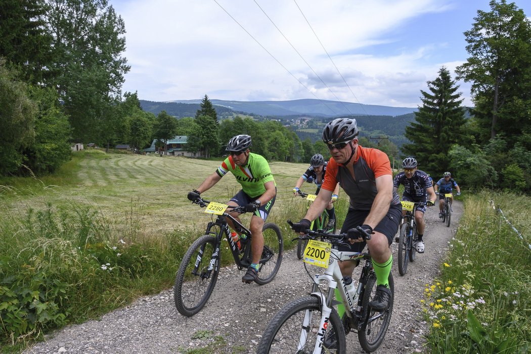 Největší cyklistický seriál pro širokou veřejnost Kolo pro život má za sebou přesně polovinu jubilejního 20. ročníku