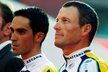 Lance Armstrong a Alberto Contador (vlevo) při týmové prezentaci Astany před 96. ročníkem Tour de France v roce 2009