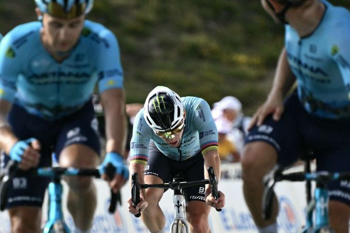 Vyhořelí šampioni. Tlak a výkon ničí i ty nejlepší cyklisty, problém začíná už v dětství Vyhořelí šampioni. Tlak a výkon ničí i ty nejlepší cyklisty, problém začíná už v dětství