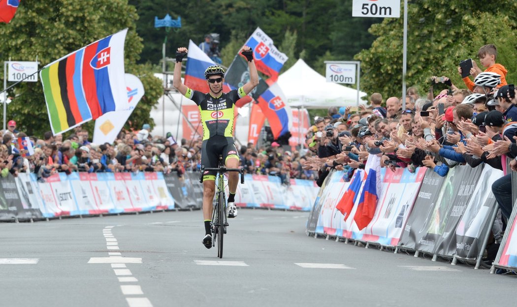 Josef Černý si jede pro mistrovský double v silničním závodě na MČR