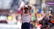 Mathieu van der Poel neskrývá dojetí po vítězství v závodě mistrovství světa v Glasgow