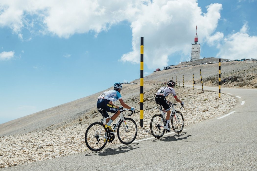 Ikonický vrchol Mont Ventoux, kam stoupají závodníci na Tour de France