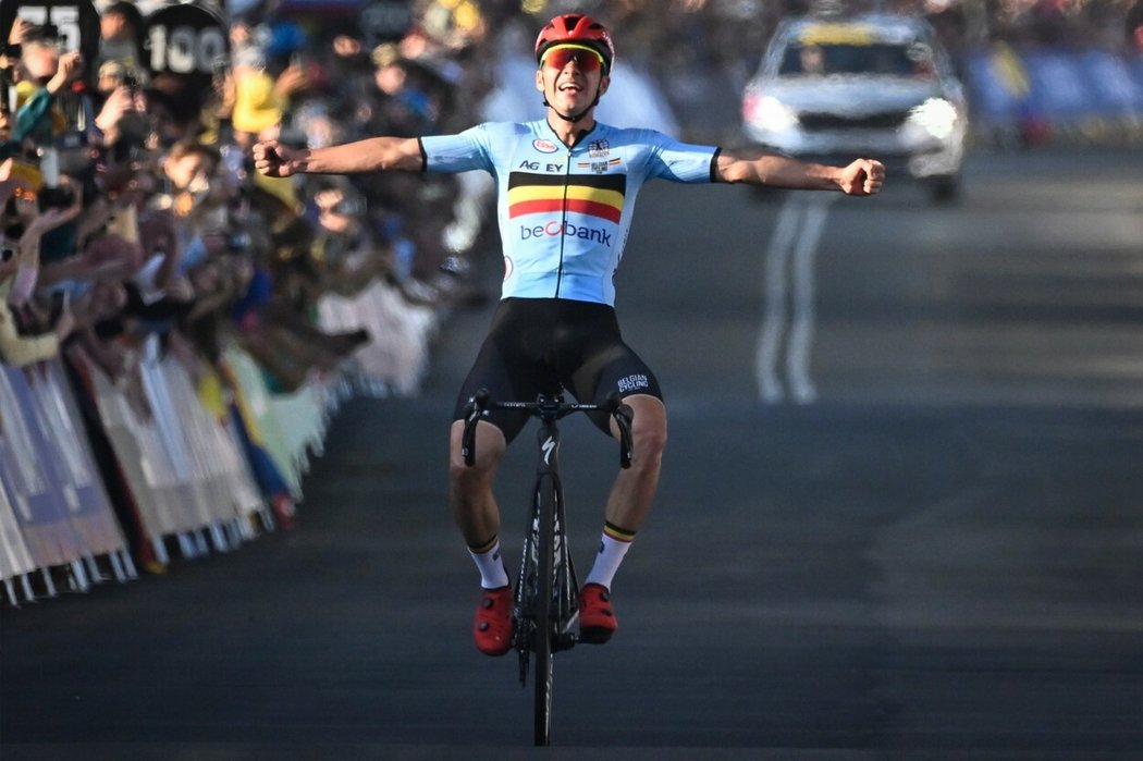 Remco Evenepoel v Austrálii poprvé vyhrál silniční závod na MS v cyklistice