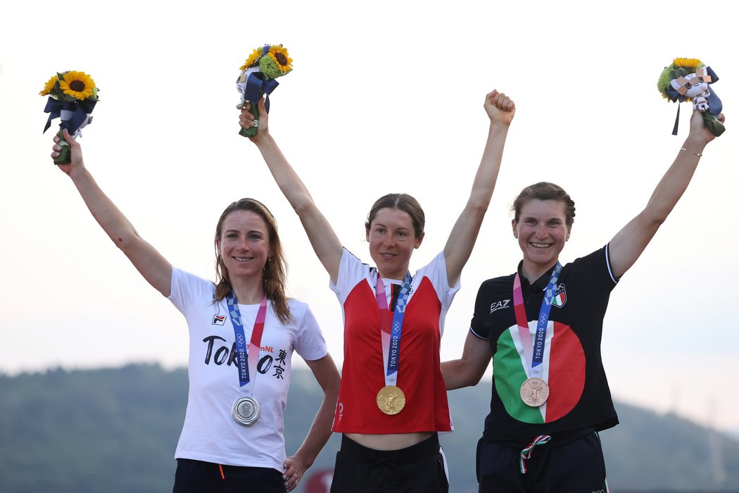 Medailistky z ženského cyklistického závodu