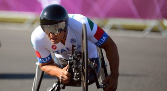 Beznohému Zanardimu zakázali účast na maratonu. Je prý příliš rychlý