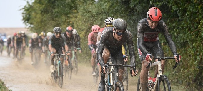 Jasha Sütterlin v extrémním vydání legendárního závodu Paříž - Roubaix