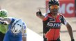Zdeněk Štybar a jeho gesto zmaru v cíli klasiky Paříž-Roubaix, kde ho ve finiši předstihl Greg van Avermaet