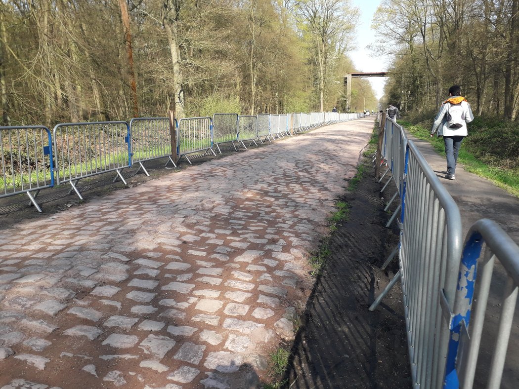 Závod Paříž-Rubaix chystá cyklistům pořádnou prověrku.