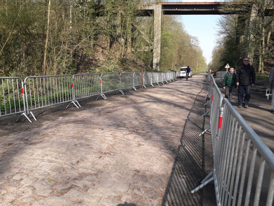 Závod Paříž-Rubaix chystá cyklistům pořádnou prověrku.