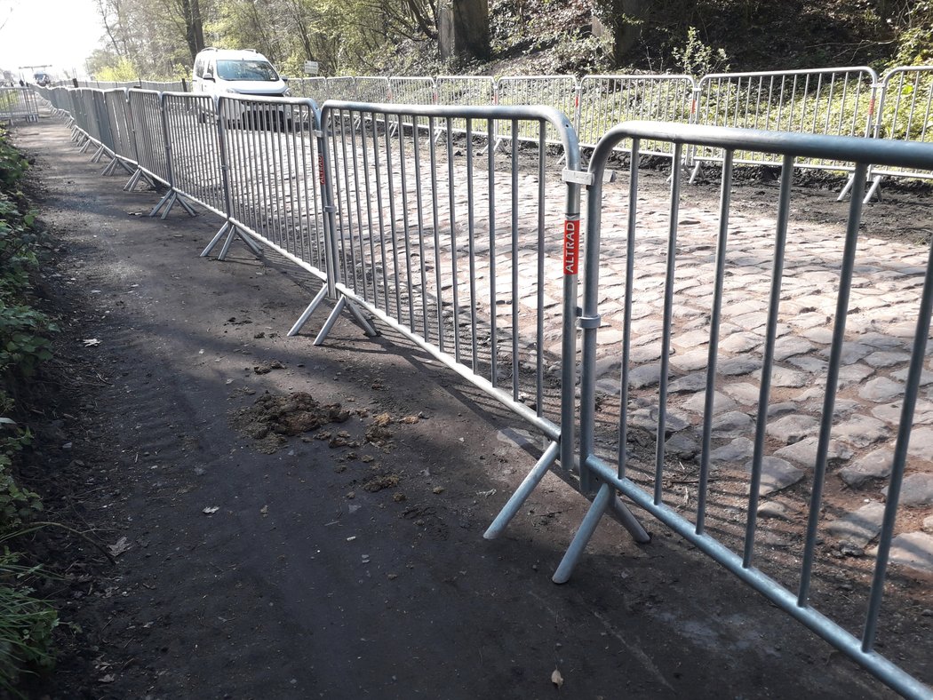 Závod Paříž-Rubaix chystá cyklistům pořádnou prověrku.