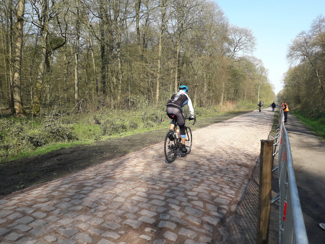 Závod Paříž-Rubaix chystá cyklistům pořádnou prověrku.