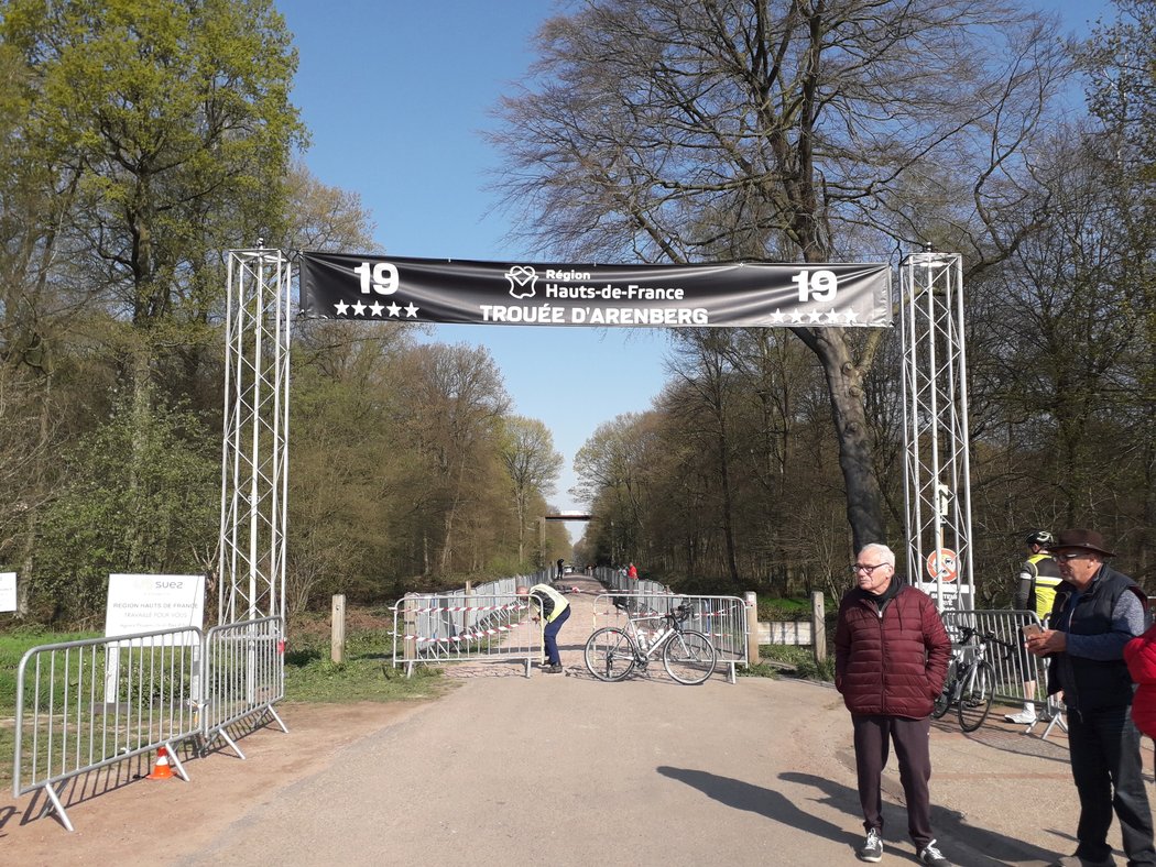 Závod Paříž-Rubaix chystá cyklistům pořádnou prověrku.